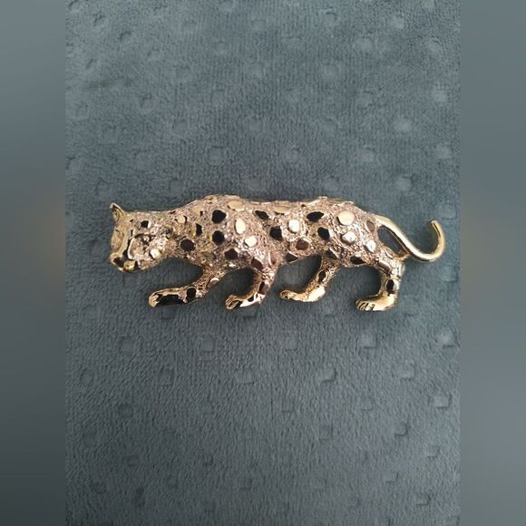 Vintage Gerry's Branded Jaguar Cat Brooch - Picture 1 of 1